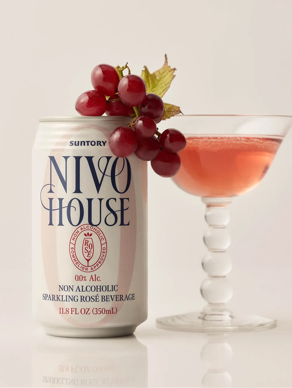 can-coupe-grapes-rose-studio