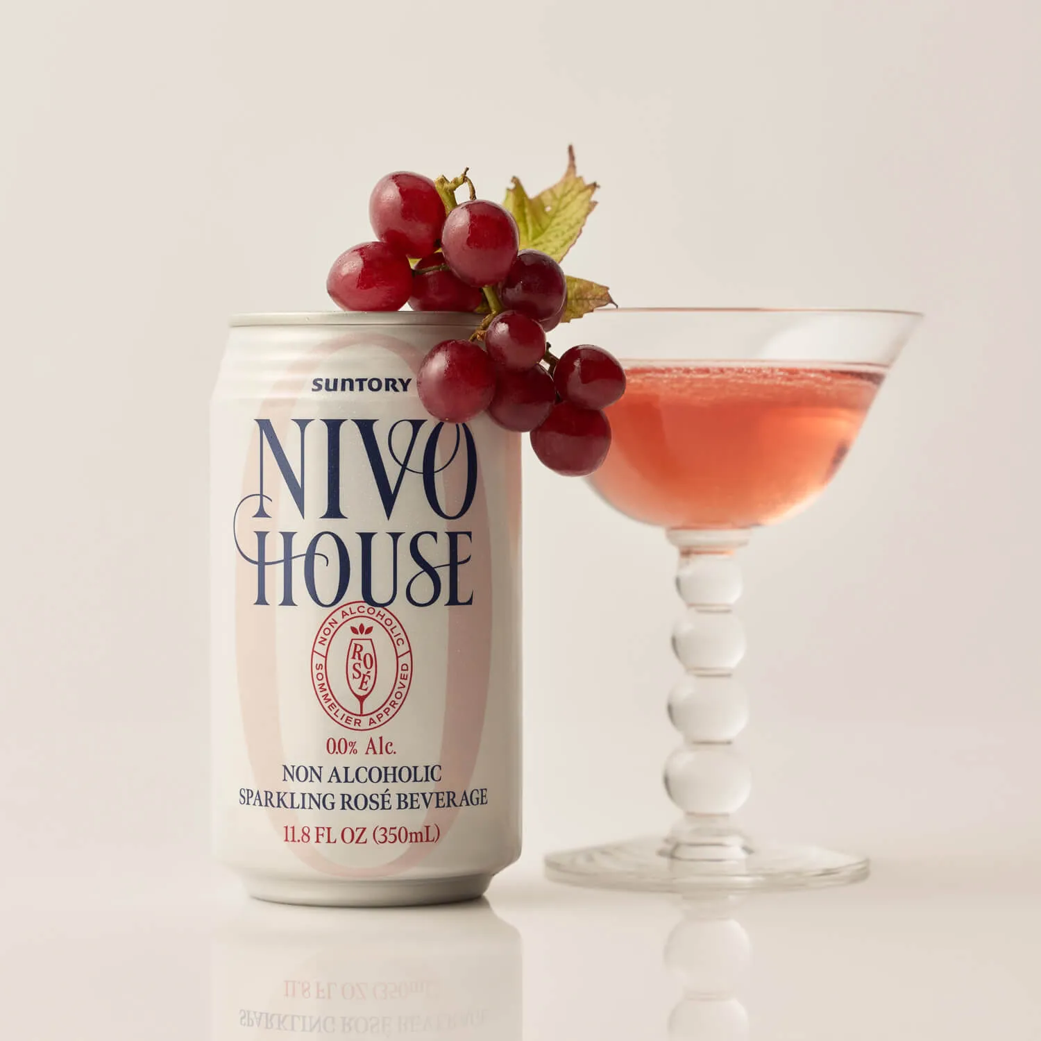 can-coupe-grapes-rose-studio